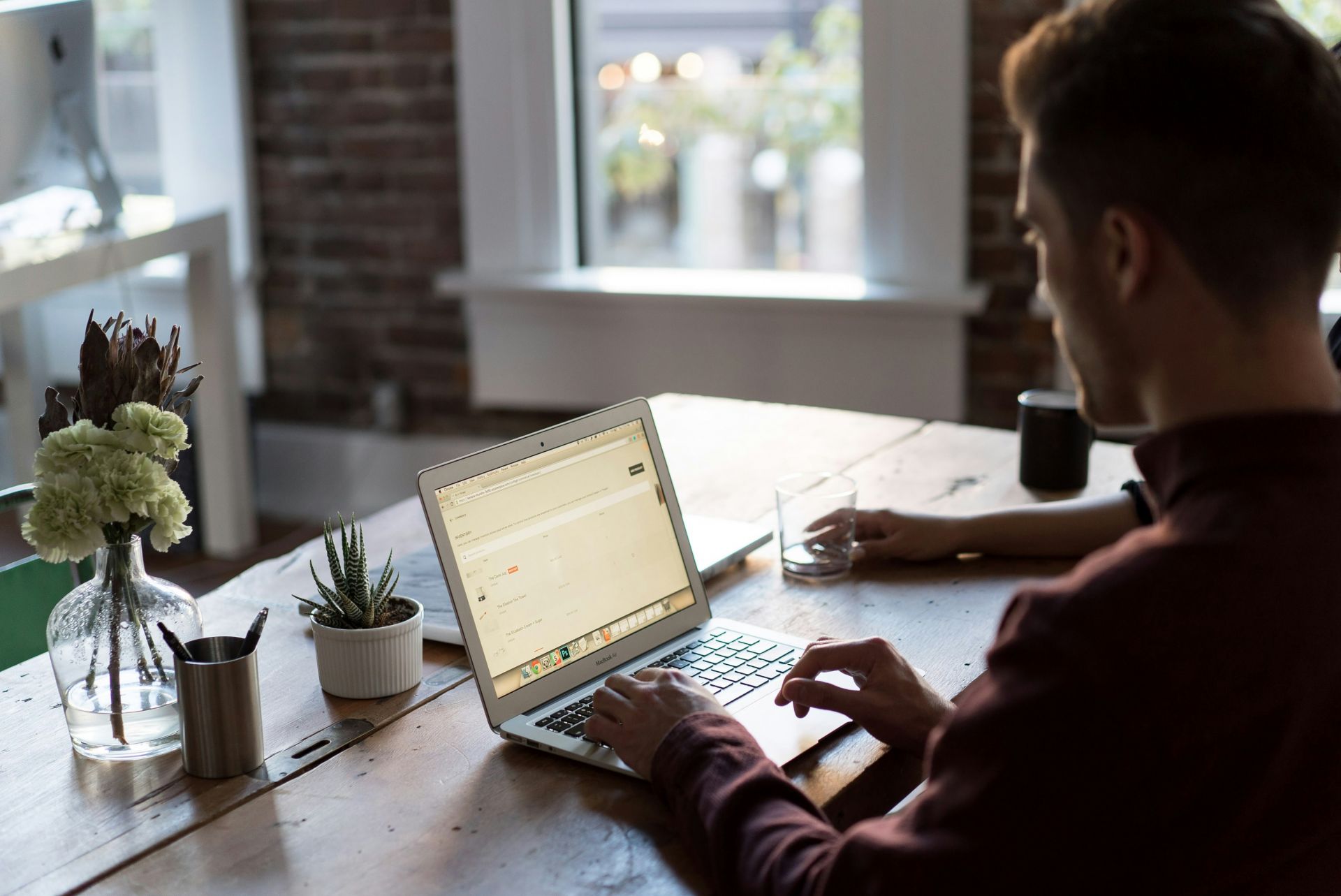 bench-accounting-c3v88boorom-unsplash-1